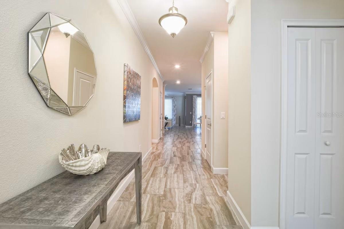 Image 2 of 39 For 4718 Kings Castle Circle