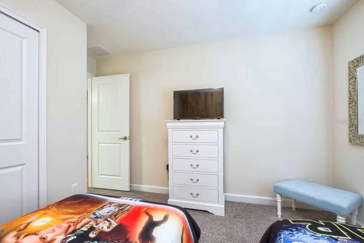 Image 24 of 39 For 4718 Kings Castle Circle