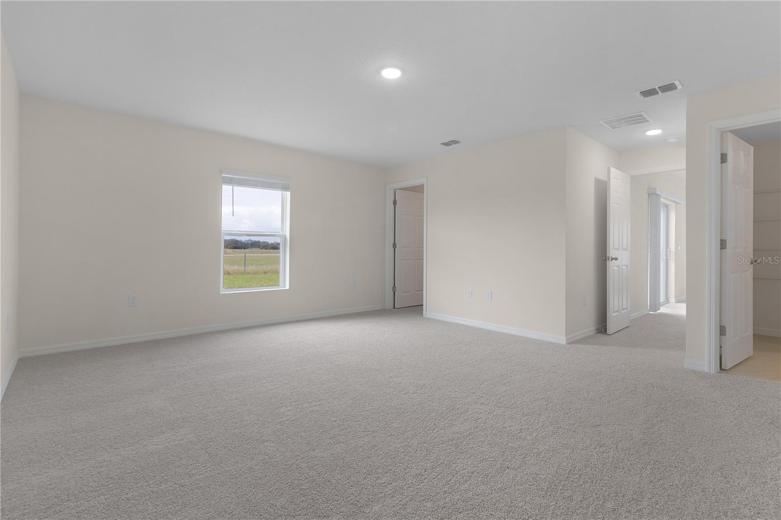 Image 26 of 36 For 304 Towns Circle