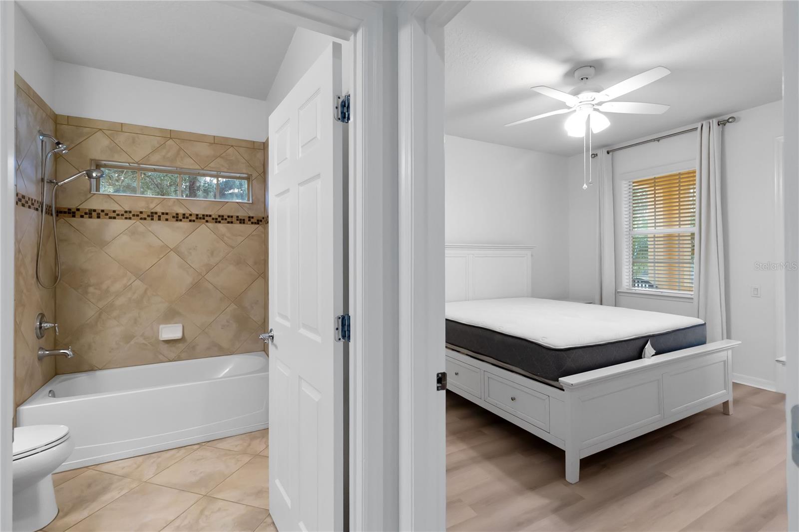 Image 26 of 69 For 8681 Lower Villagewalk Circle