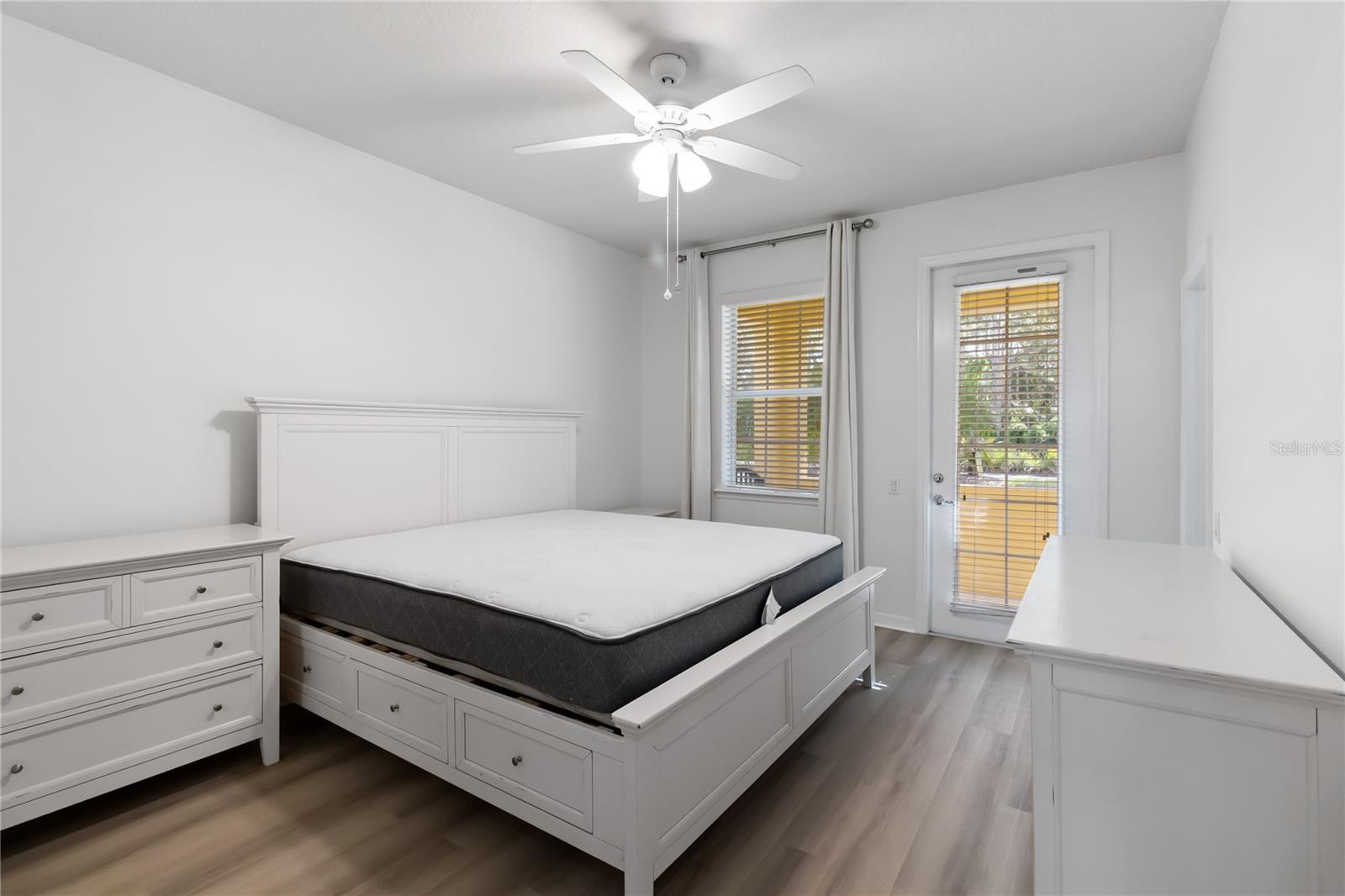 Image 27 of 69 For 8681 Lower Villagewalk Circle