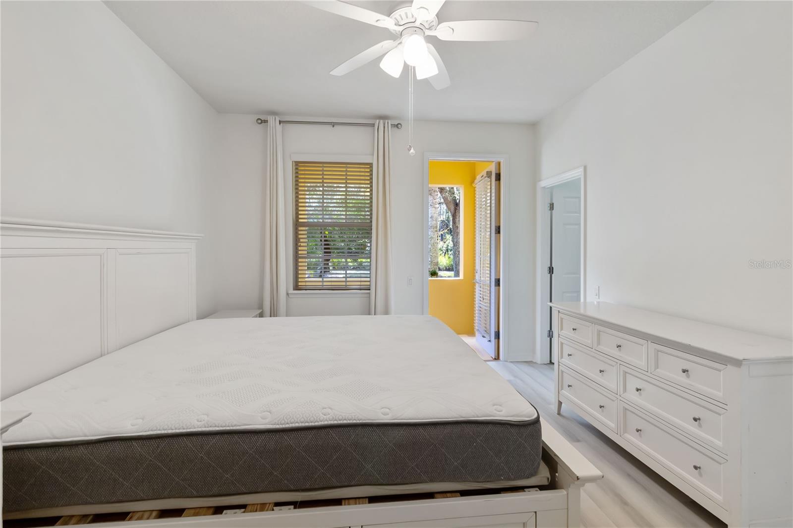 Image 29 of 69 For 8681 Lower Villagewalk Circle