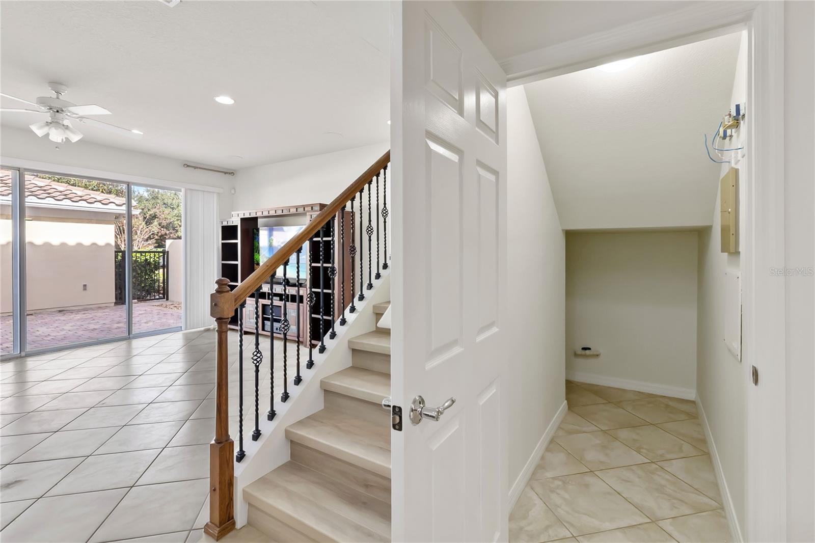 Image 33 of 69 For 8681 Lower Villagewalk Circle