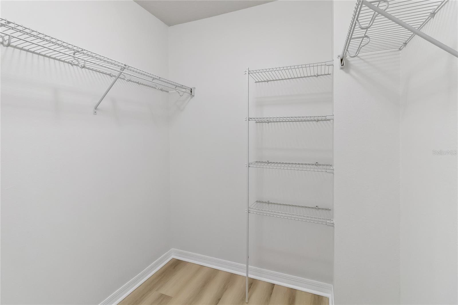 Image 40 of 69 For 8681 Lower Villagewalk Circle