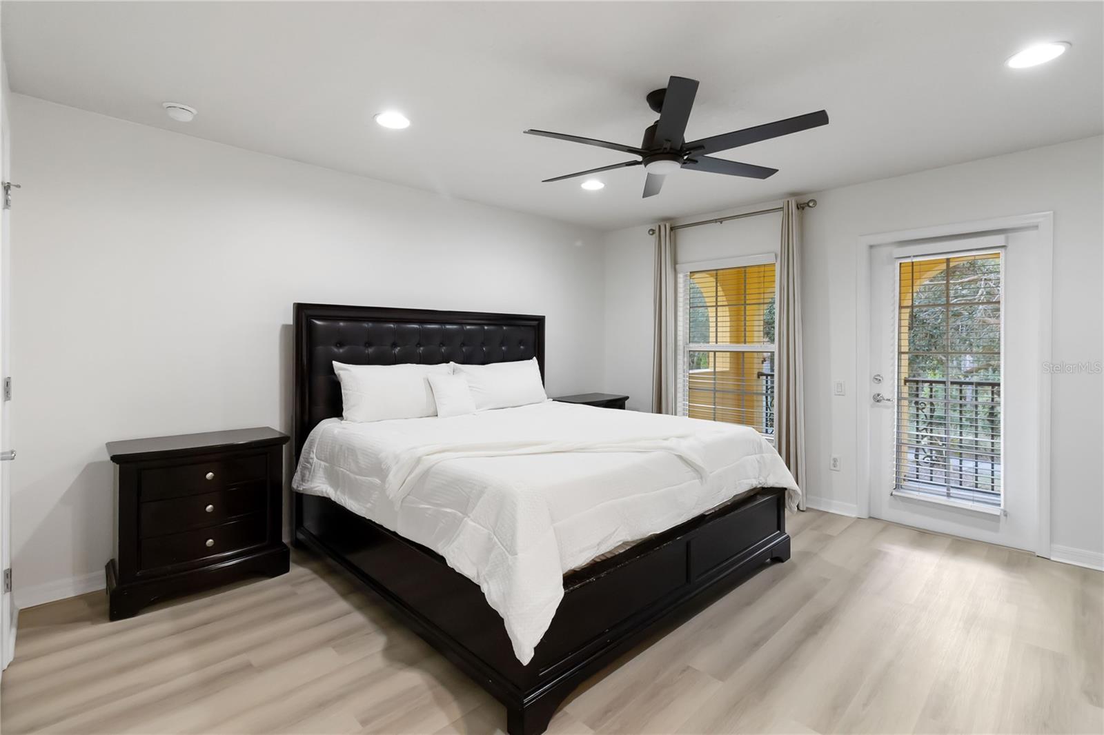 Image 43 of 69 For 8681 Lower Villagewalk Circle