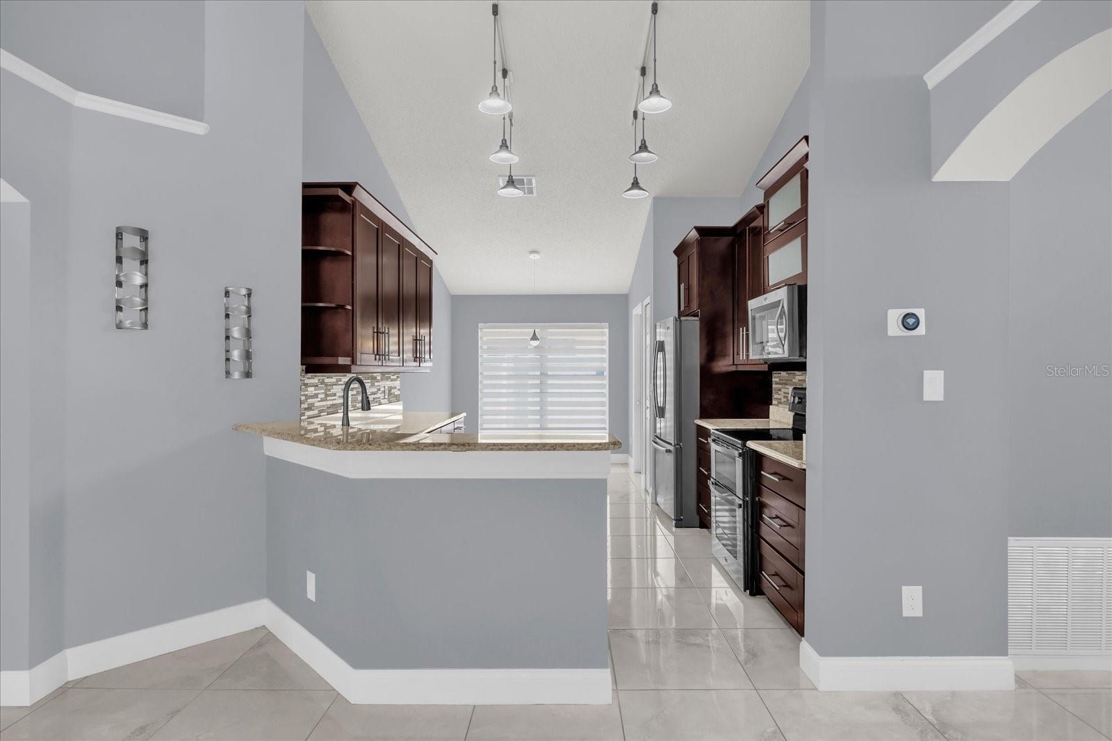 Image 11 of 25 For 7936 Oakstone Court