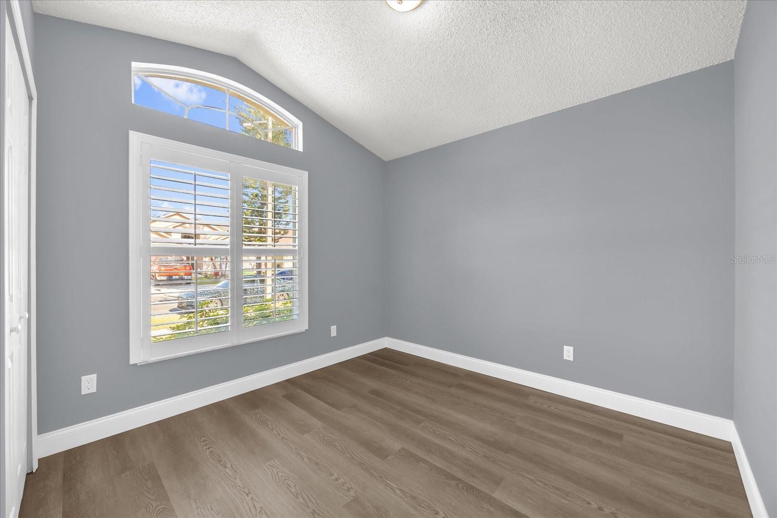 Image 17 of 25 For 7936 Oakstone Court