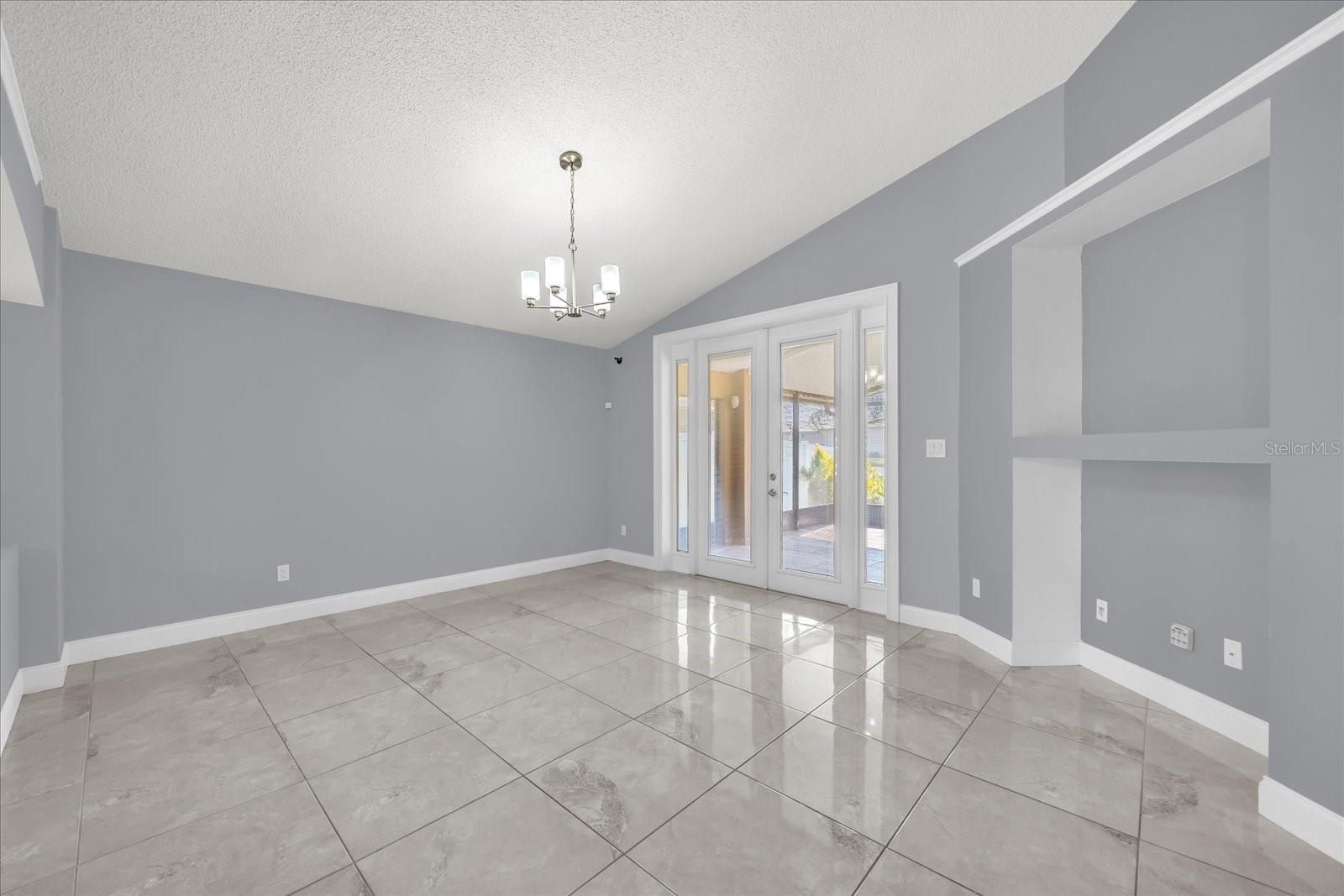 Image 7 of 25 For 7936 Oakstone Court