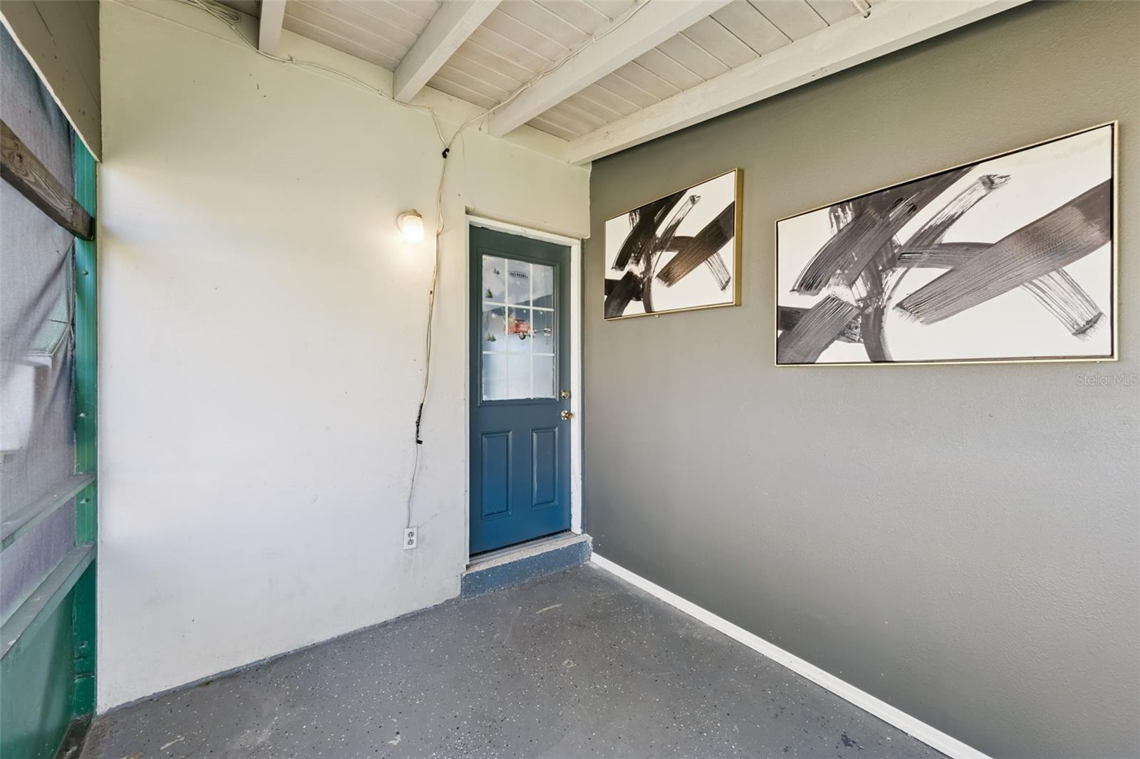 Image 13 of 37 For 962 Saxon Boulevard