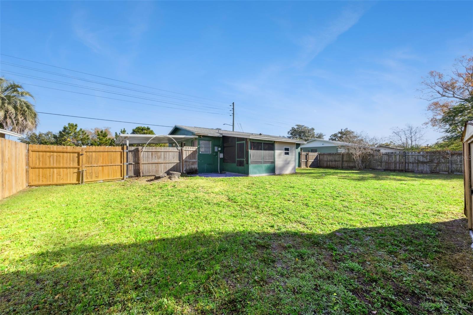 Image 17 of 37 For 962 Saxon Boulevard