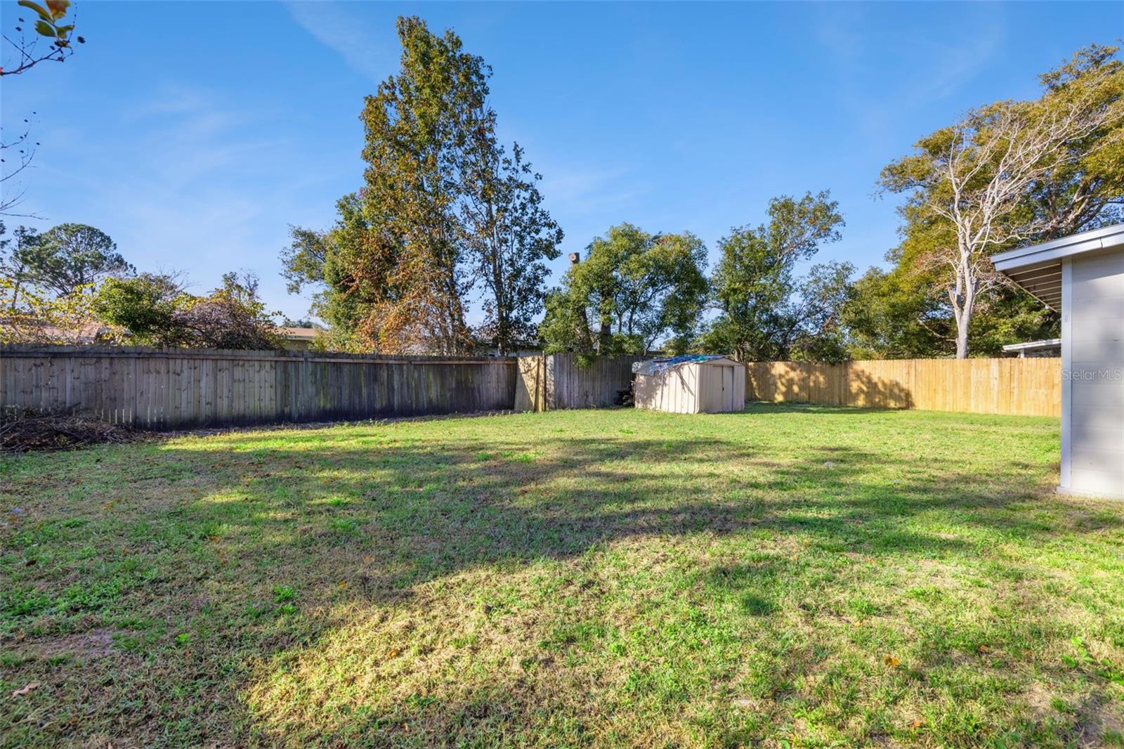 Image 18 of 37 For 962 Saxon Boulevard