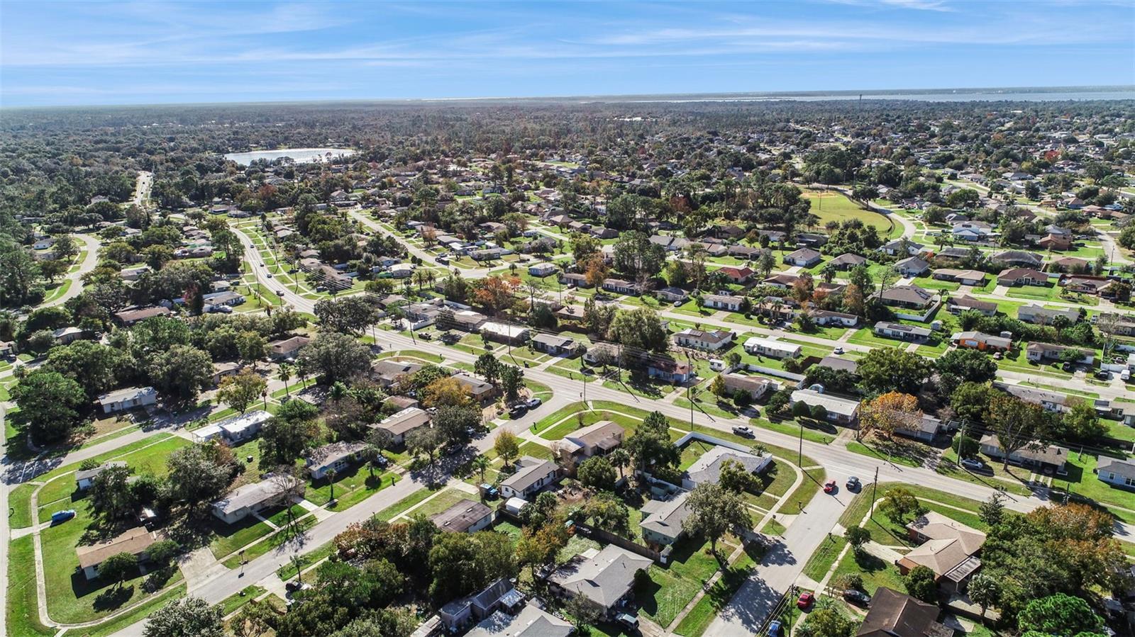 Image 35 of 37 For 962 Saxon Boulevard