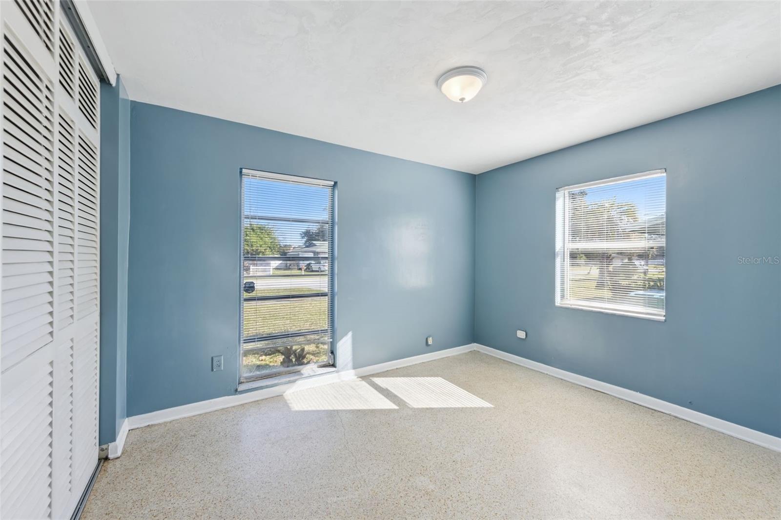 Image 9 of 37 For 962 Saxon Boulevard