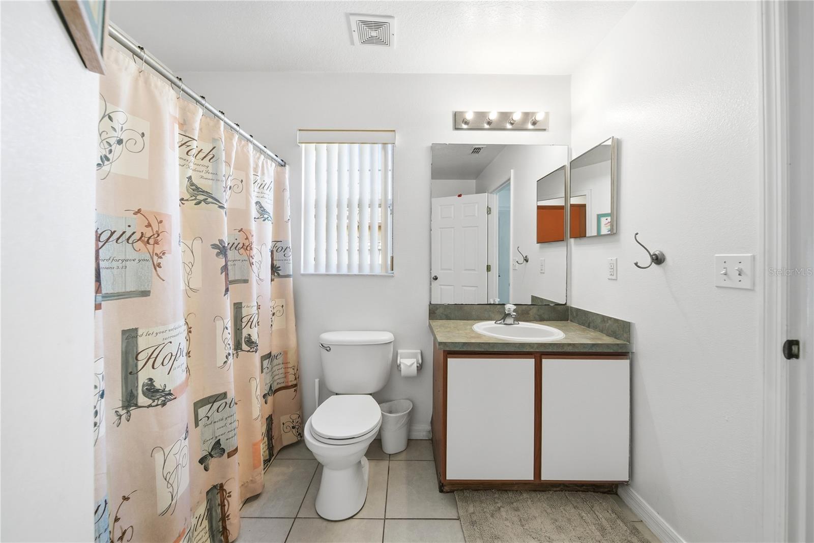 Image 16 of 39 For 5051 Luna Negra Drive