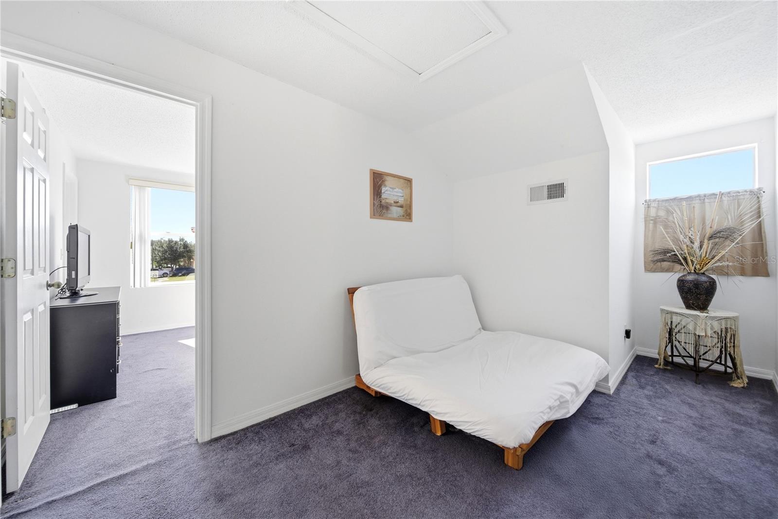 Image 19 of 39 For 5051 Luna Negra Drive