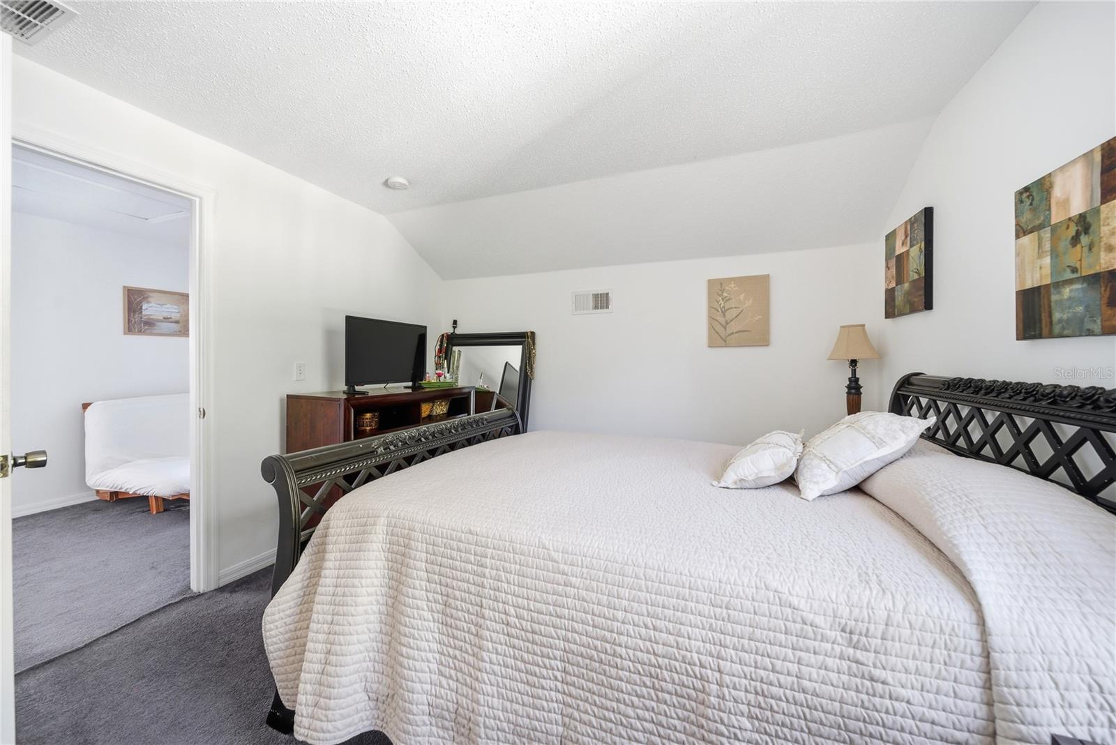 Image 22 of 39 For 5051 Luna Negra Drive