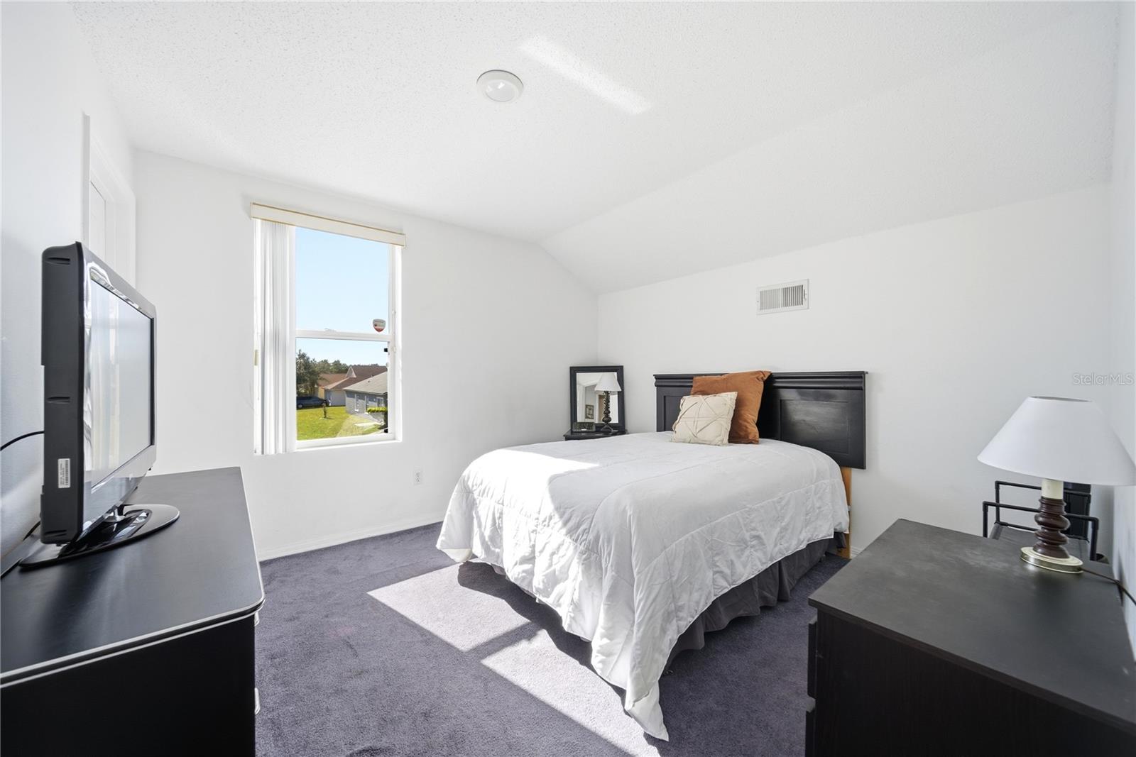 Image 25 of 39 For 5051 Luna Negra Drive