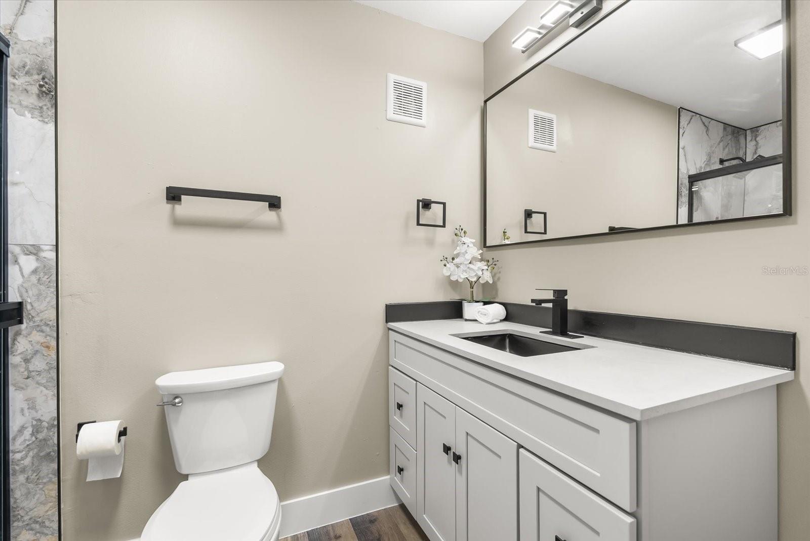 Image 15 of 22 For 1919 Summer Club Drive 105