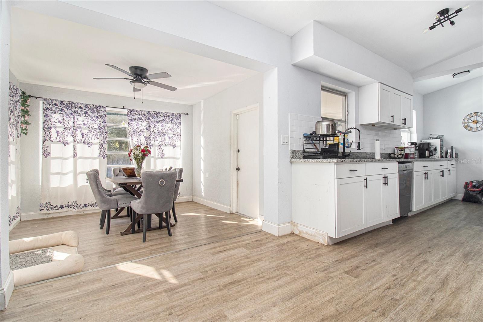 Image 11 of 30 For 1412 Lakecrest Drive