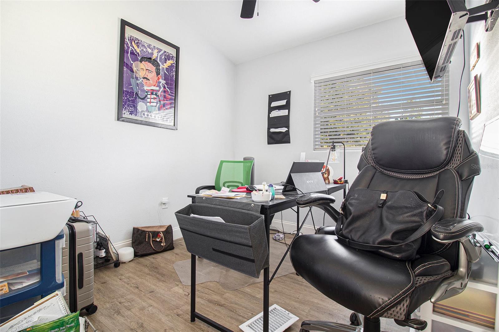 Image 17 of 30 For 1412 Lakecrest Drive