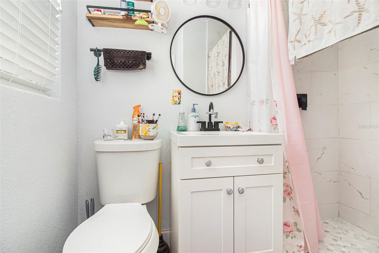 Image 18 of 30 For 1412 Lakecrest Drive