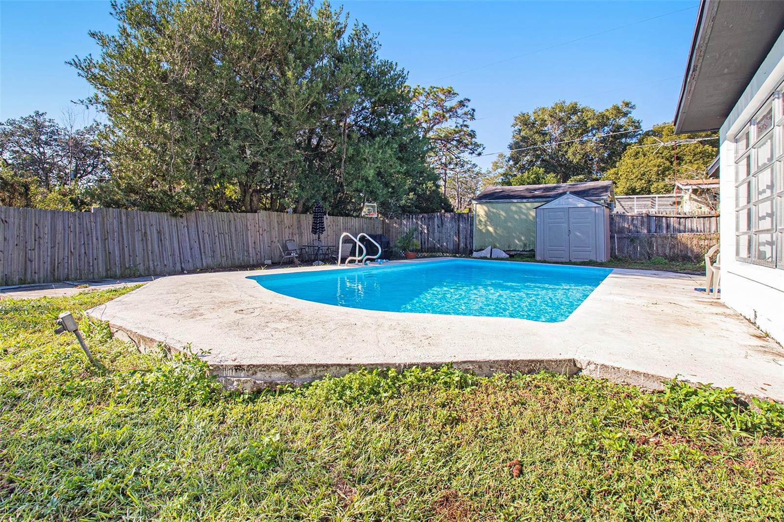 Image 27 of 30 For 1412 Lakecrest Drive