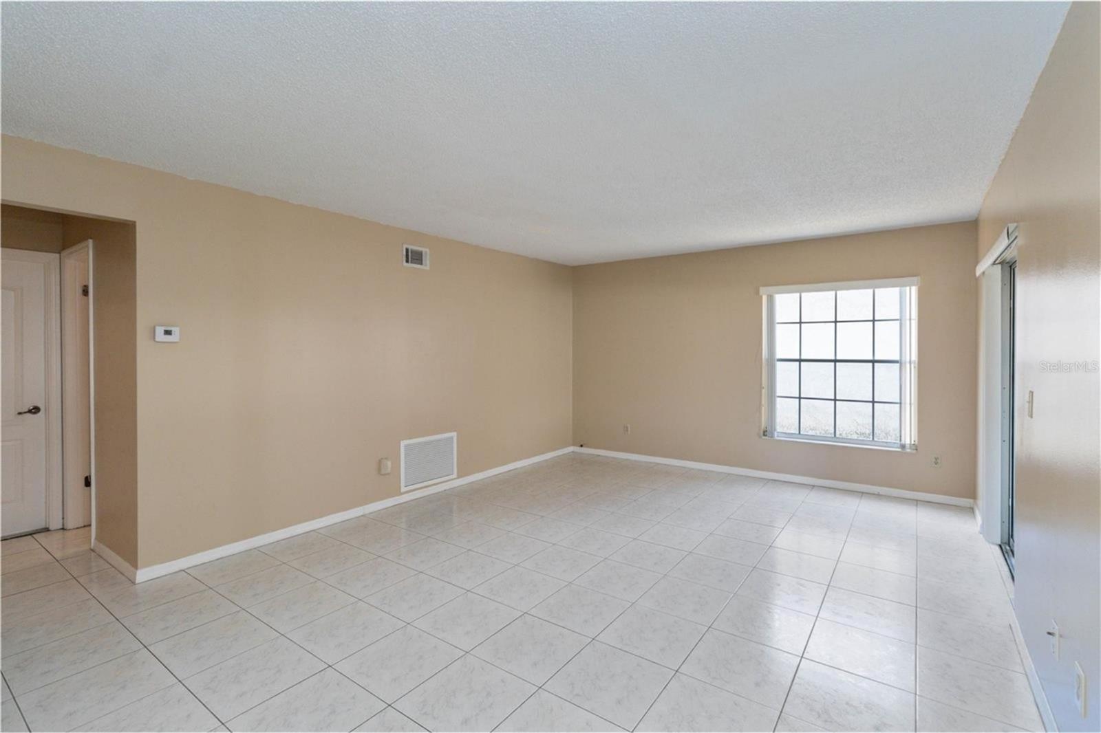 Image 10 of 25 For 1575 Lawndale Circle