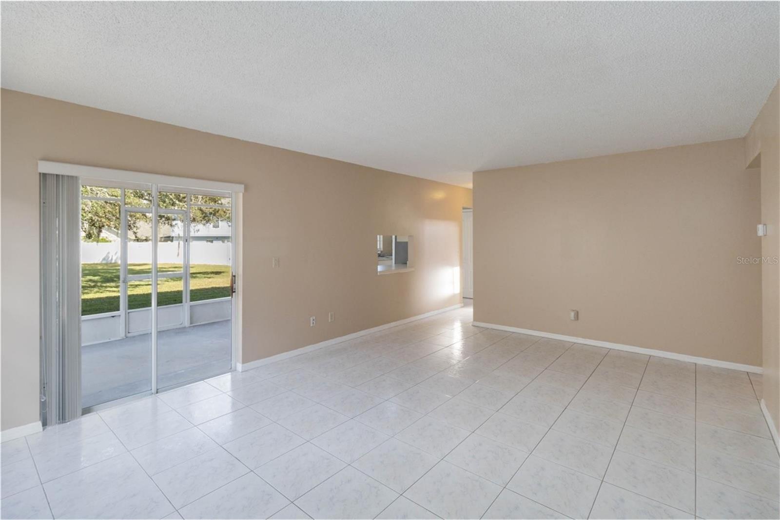 Image 11 of 25 For 1575 Lawndale Circle