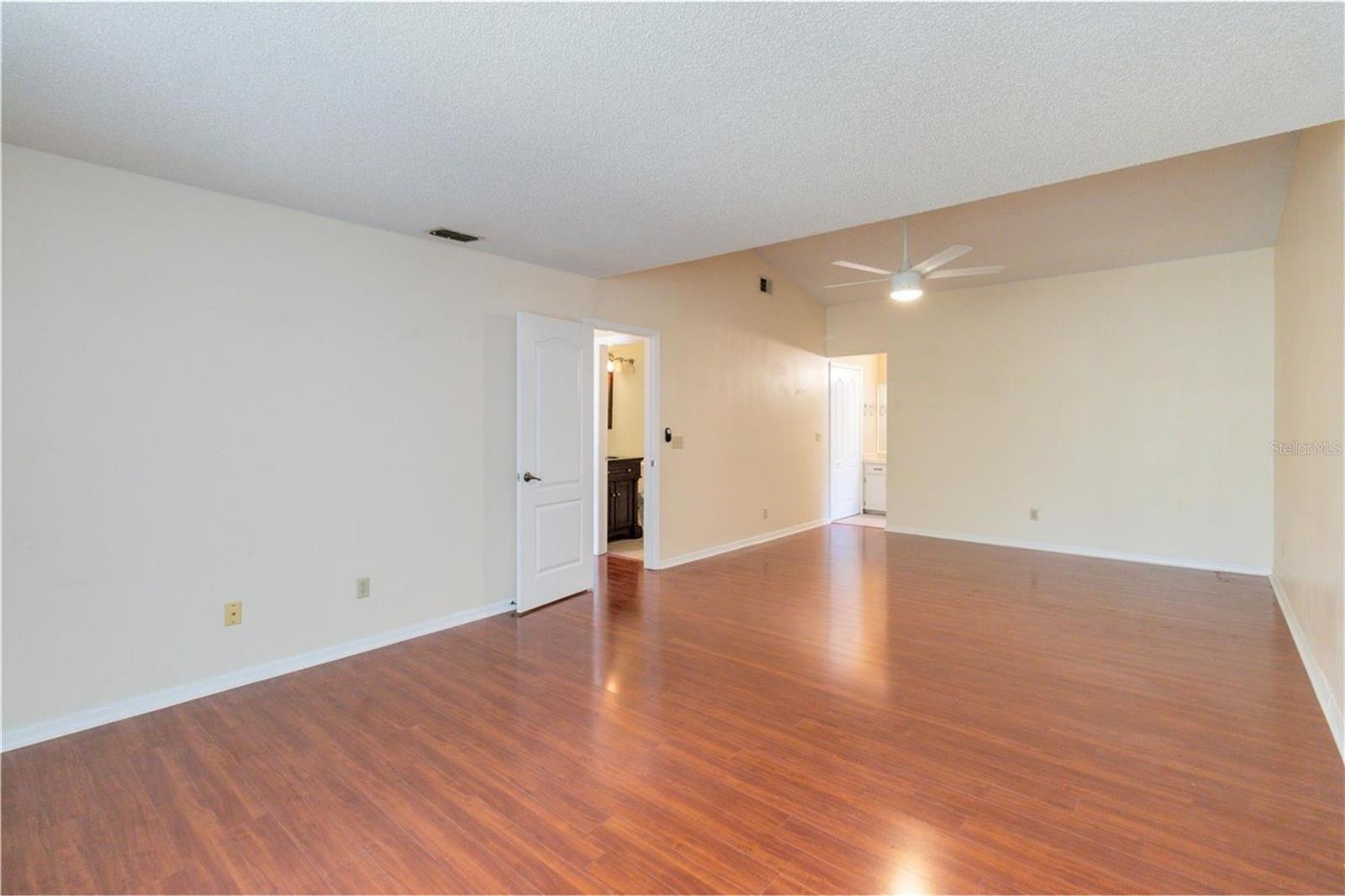 Image 16 of 25 For 1575 Lawndale Circle