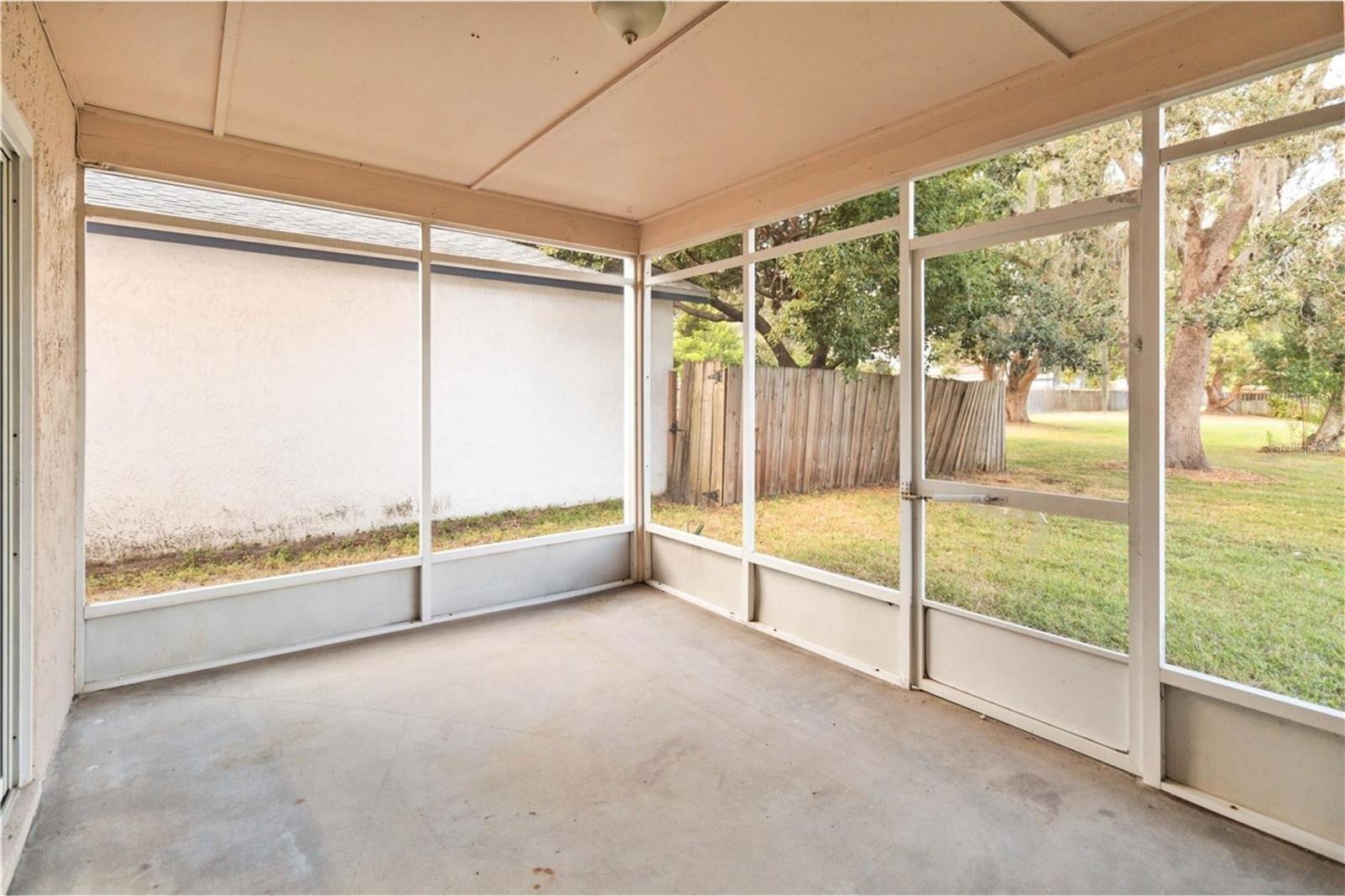 Image 23 of 25 For 1575 Lawndale Circle