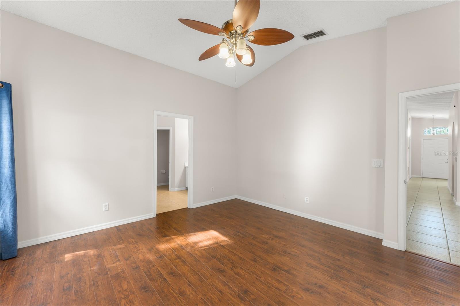 Image 20 of 37 For 2374 Blue Sapphire Circle