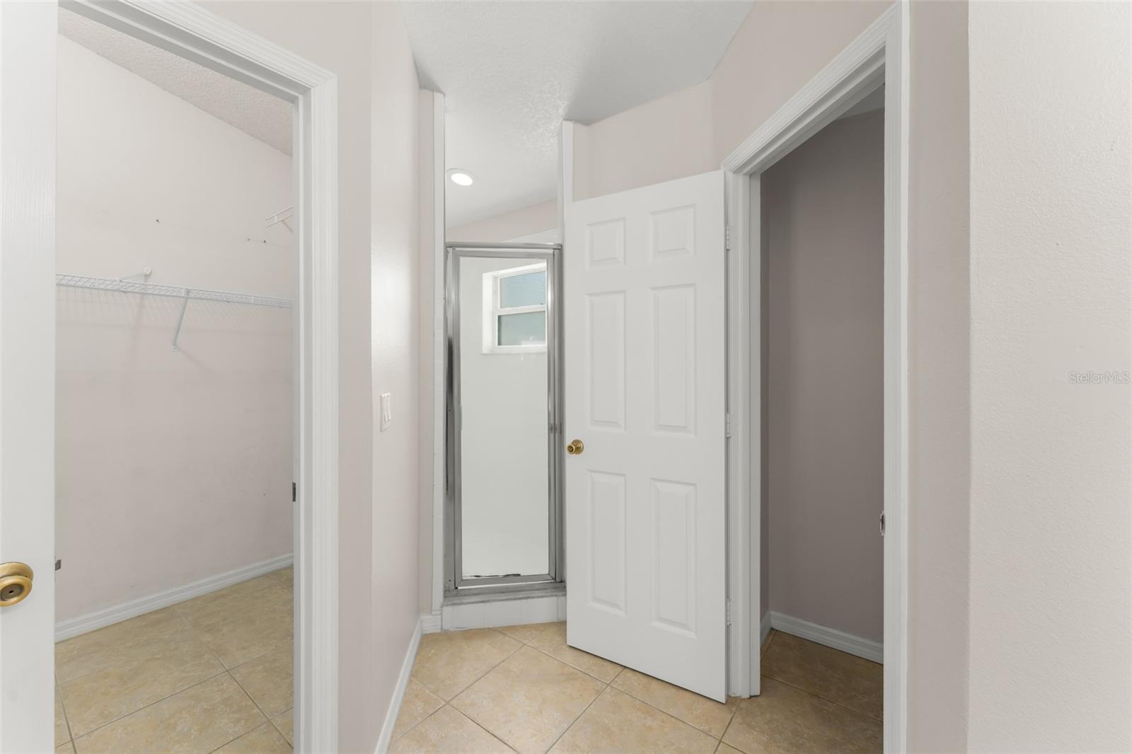 Image 23 of 37 For 2374 Blue Sapphire Circle