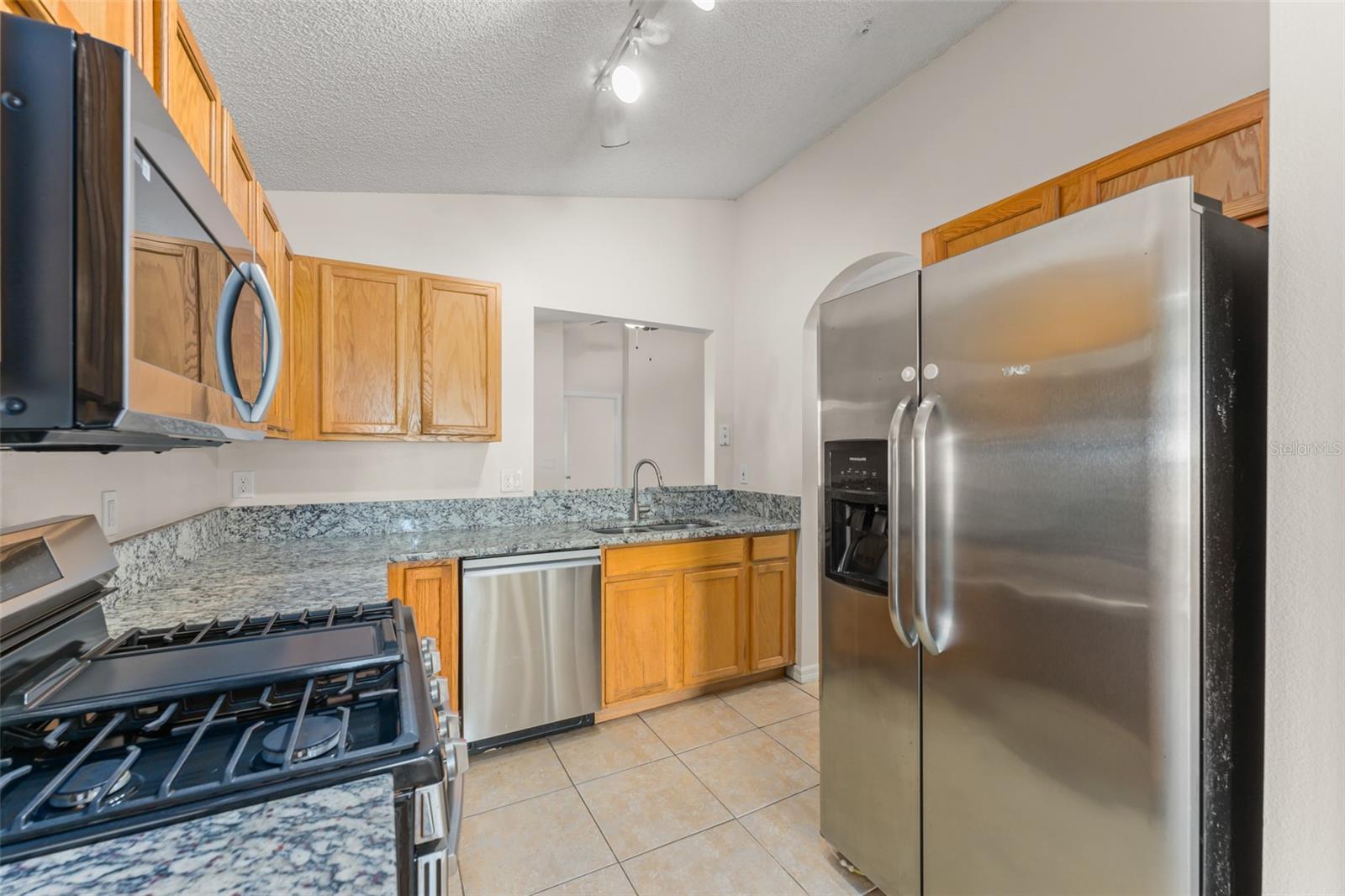 Image 7 of 37 For 2374 Blue Sapphire Circle