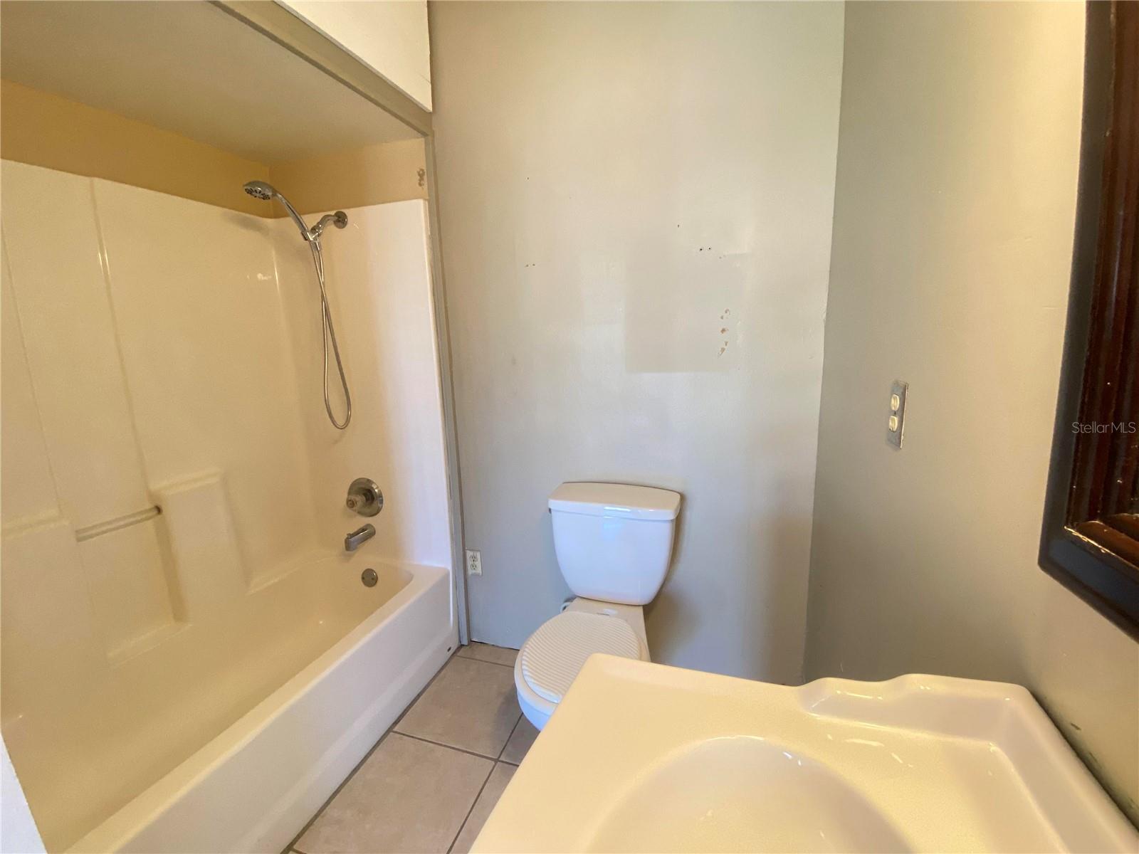 Image 7 of 8 For 1409 Madrid Way B