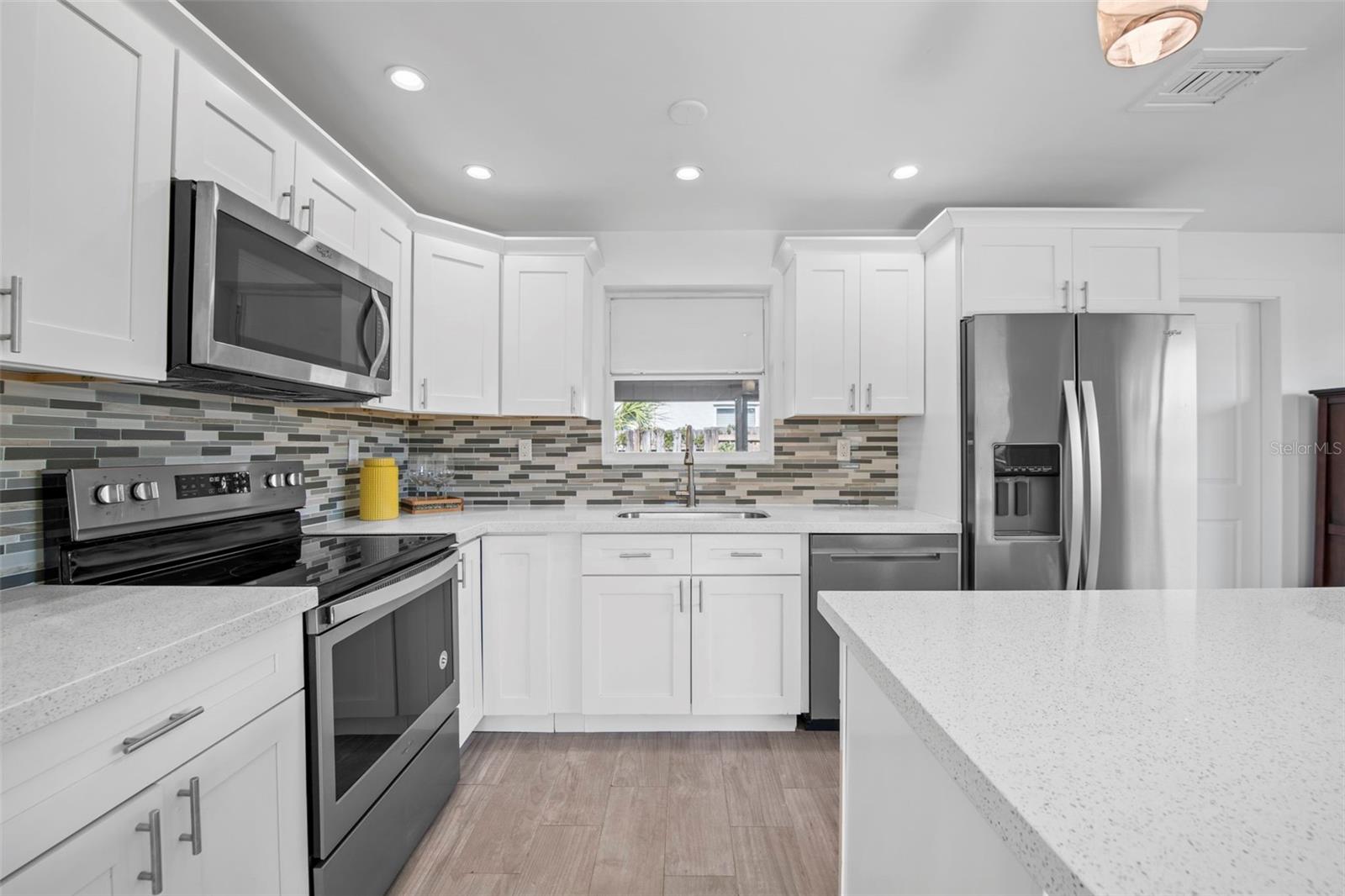 Image 13 of 33 For 5641 8th Avenue