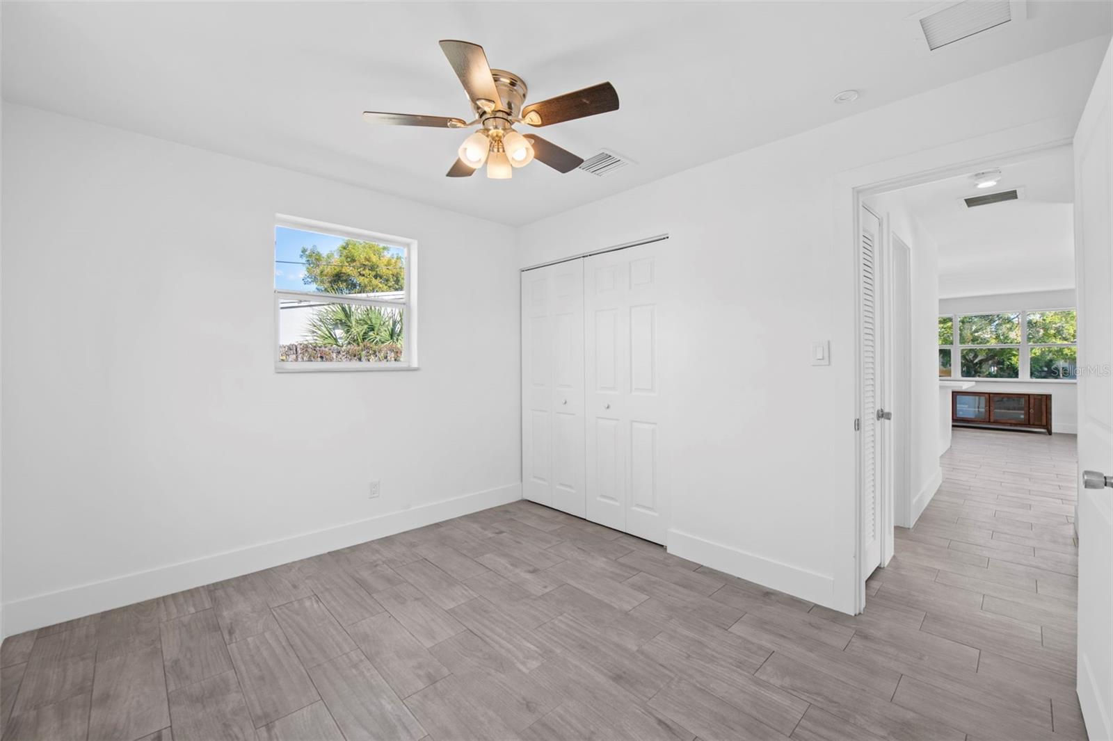 Image 15 of 33 For 5641 8th Avenue