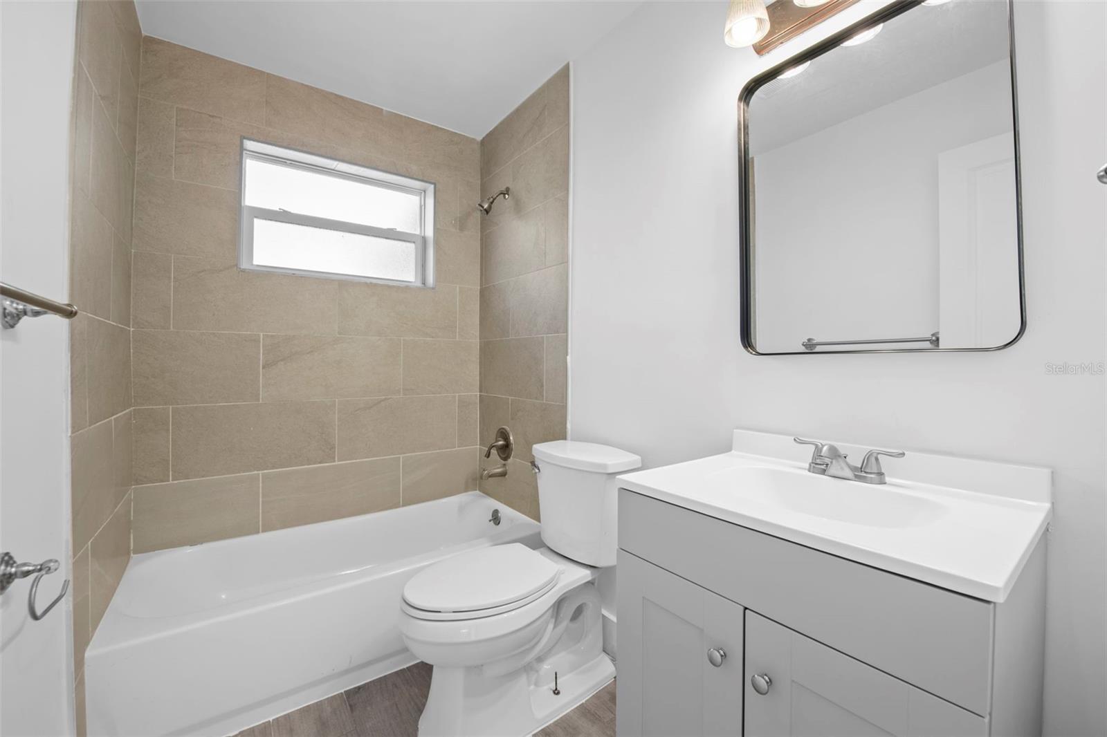 Image 19 of 33 For 5641 8th Avenue