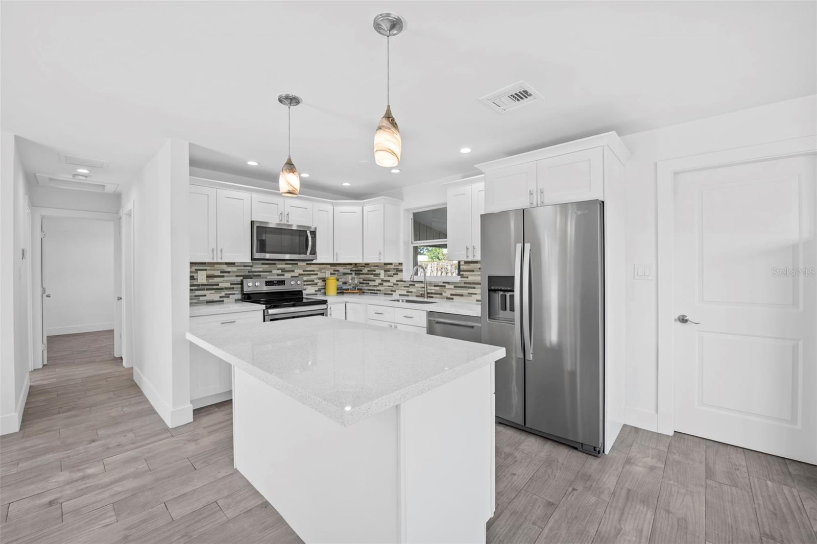 Image 9 of 33 For 5641 8th Avenue