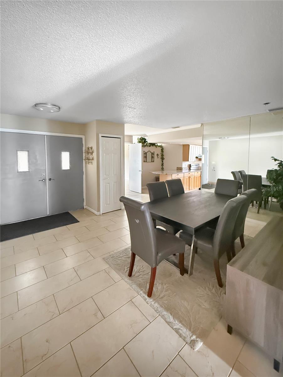 Image 2 of 14 For 257 Fairbairn Drive