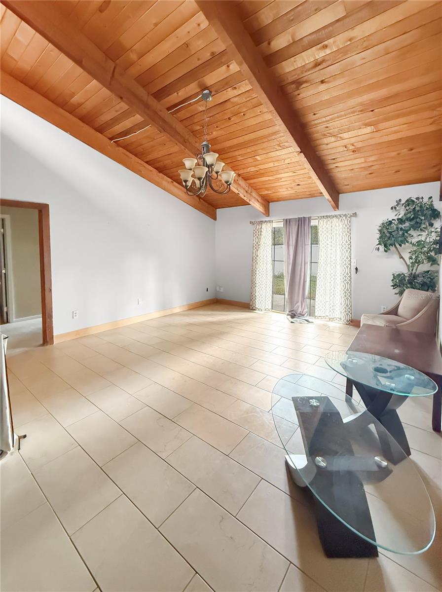 Image 4 of 14 For 257 Fairbairn Drive