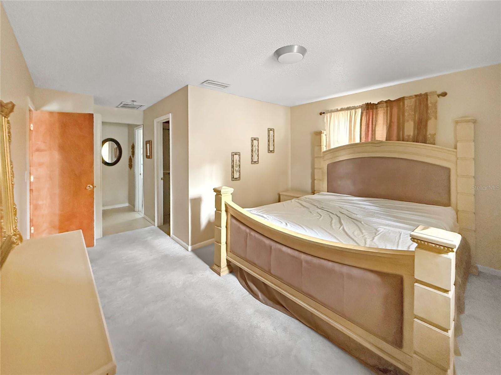 Image 5 of 14 For 257 Fairbairn Drive