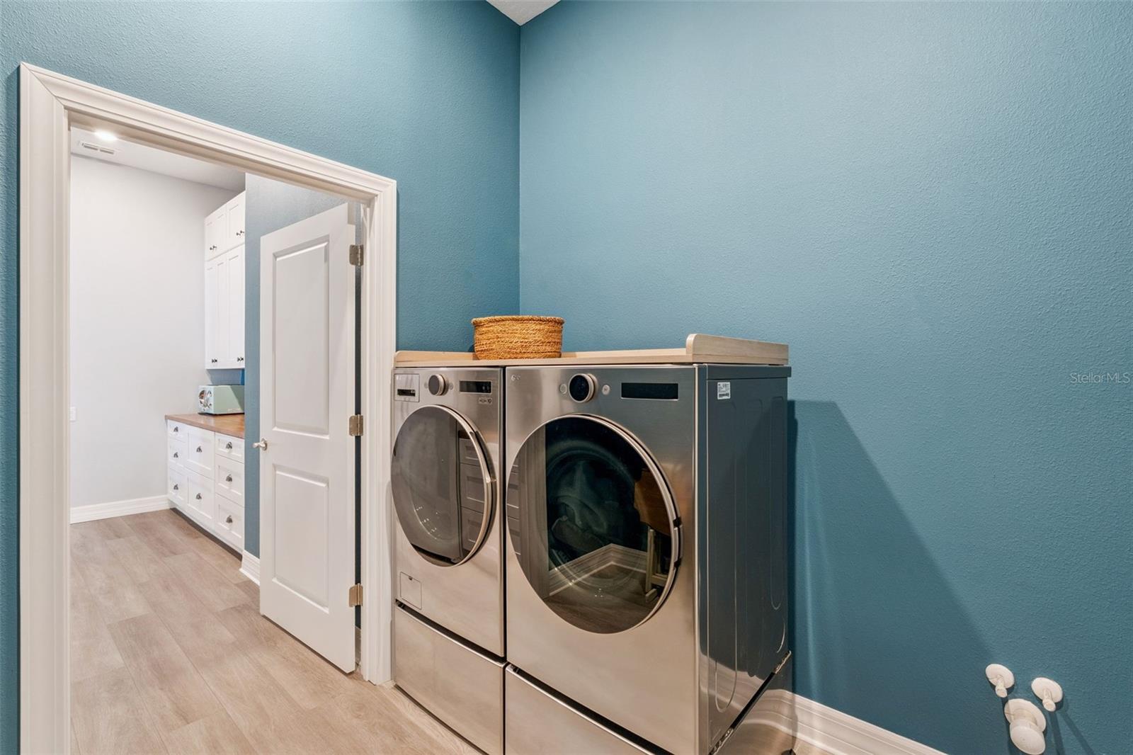 Image 9 of 23 For 1517 Evening Summit Circle