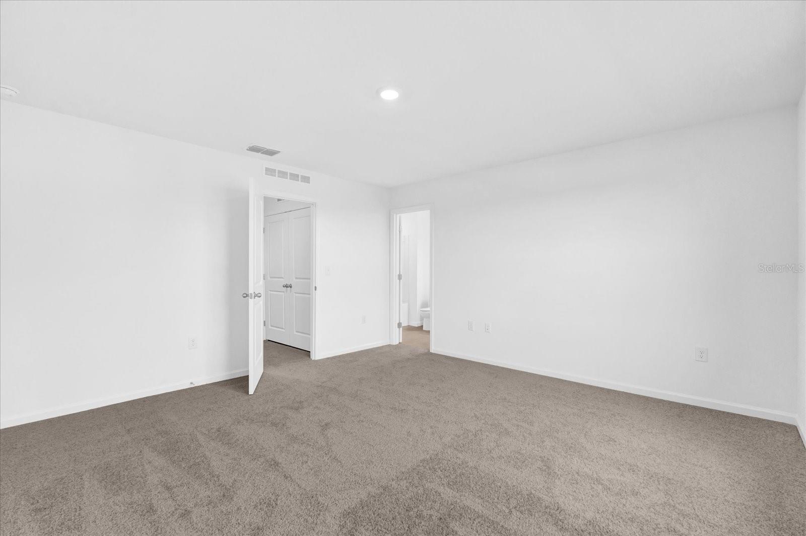 Image 13 of 32 For 5942 Chestnut Grove Place