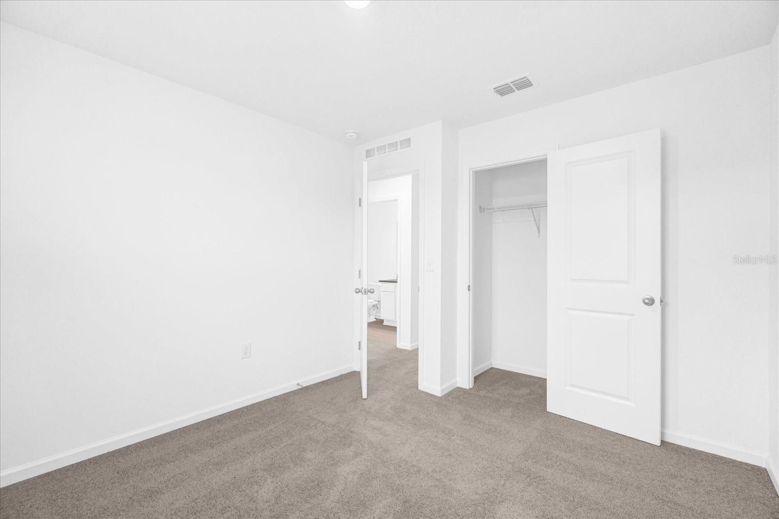 Image 17 of 32 For 5942 Chestnut Grove Place