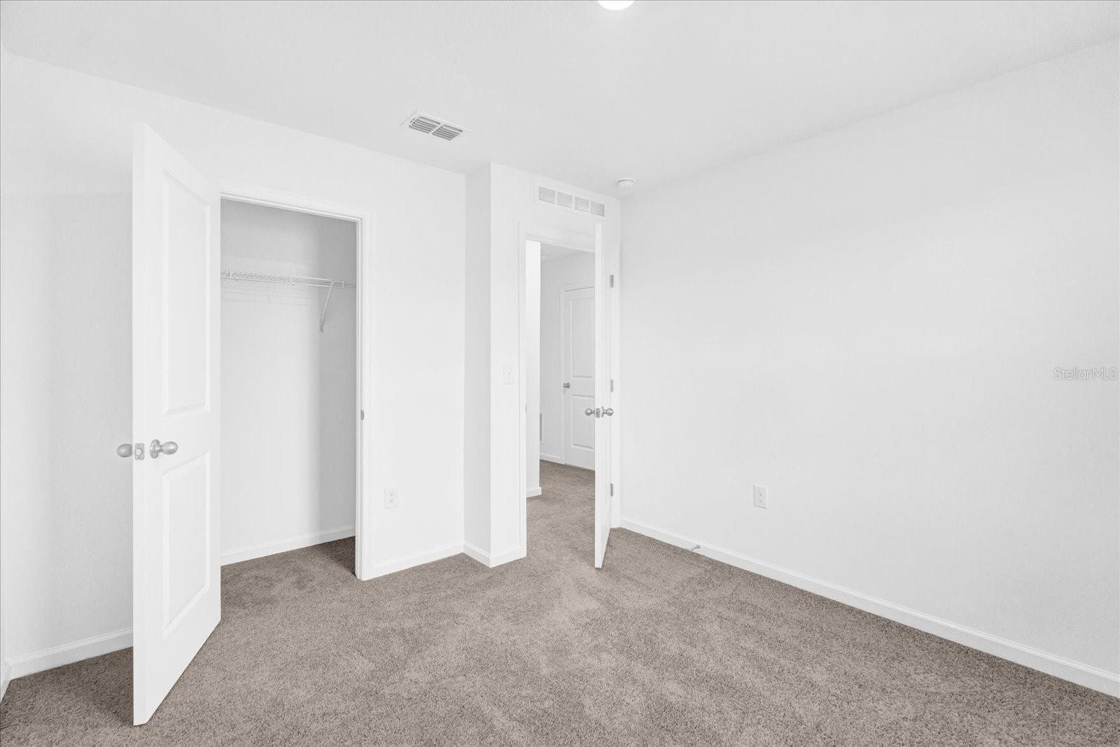 Image 19 of 32 For 5942 Chestnut Grove Place