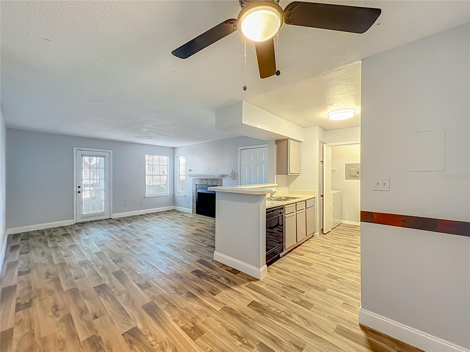 Image 19 of 46 For 4301 Lizshire Lane 107