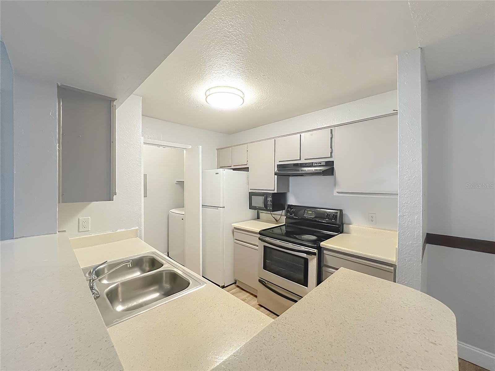 Image 22 of 46 For 4301 Lizshire Lane 107