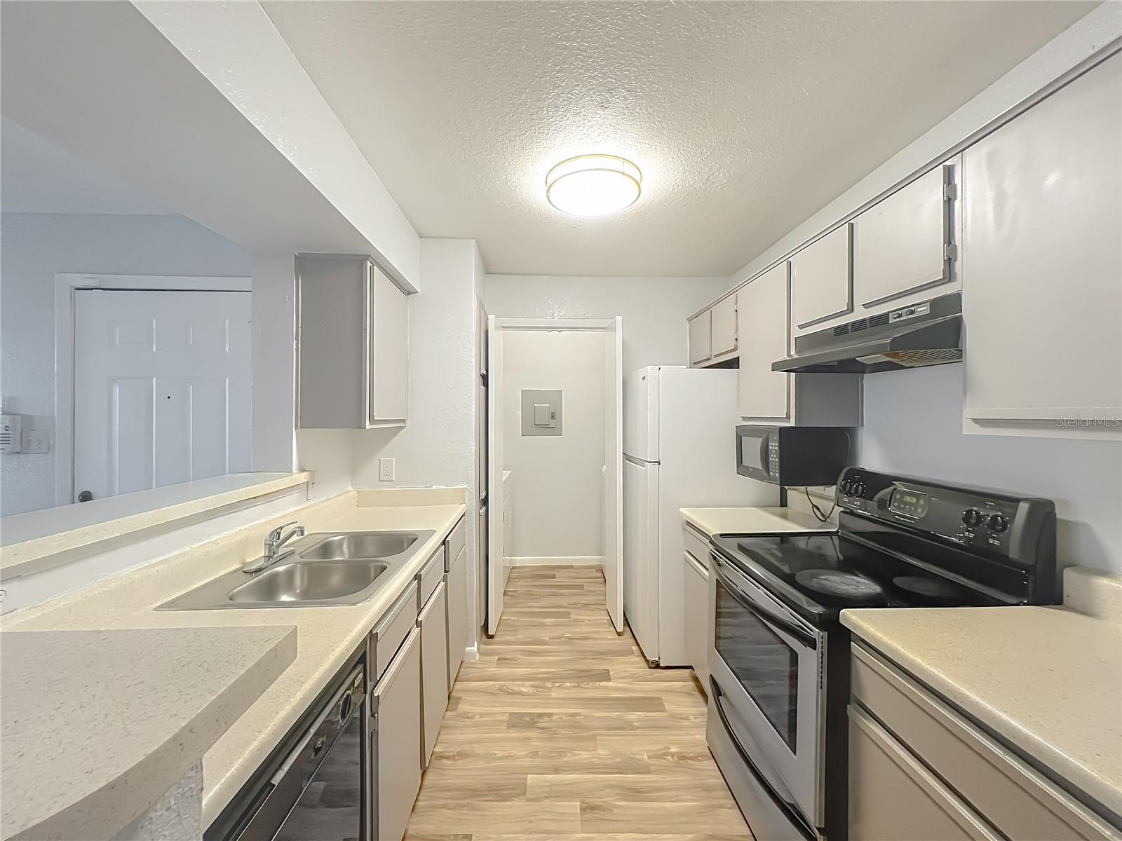 Image 23 of 46 For 4301 Lizshire Lane 107