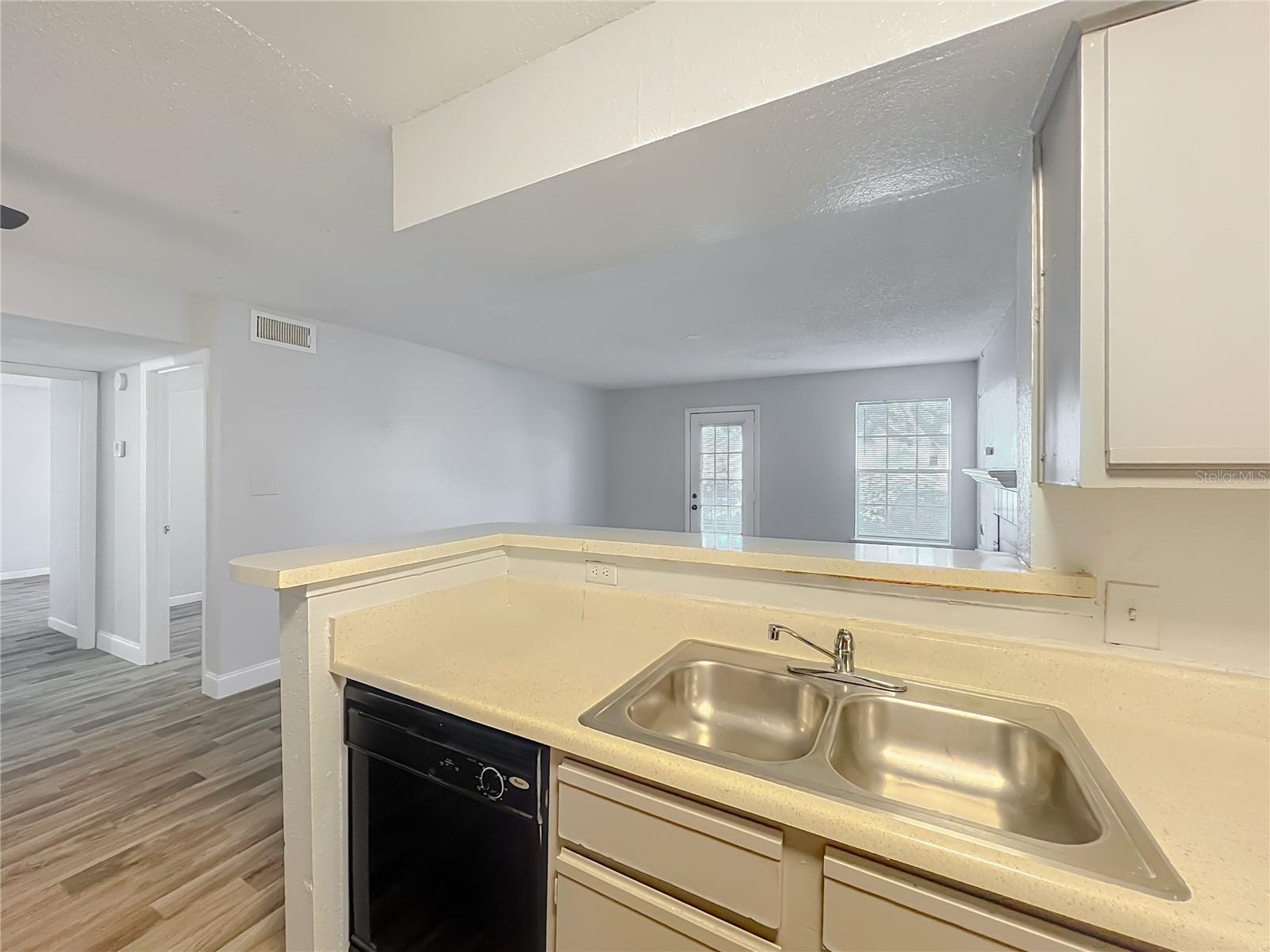 Image 26 of 46 For 4301 Lizshire Lane 107