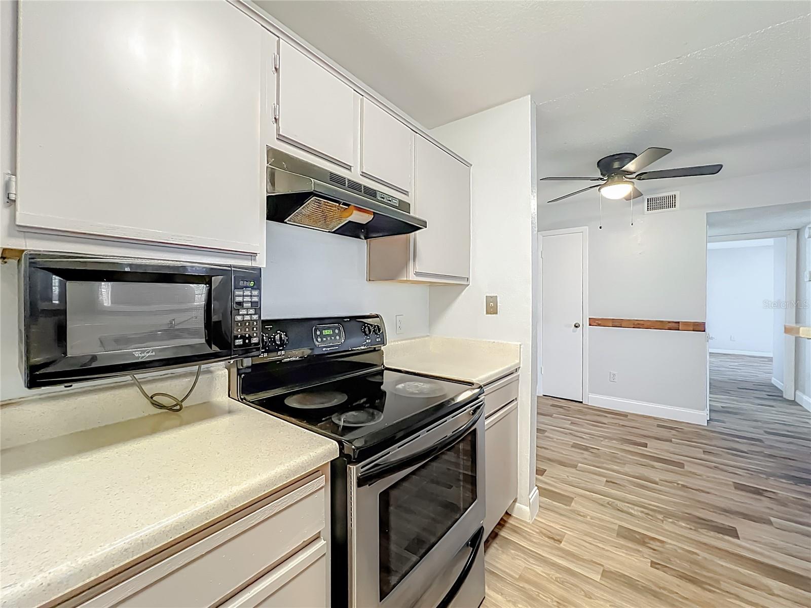 Image 29 of 46 For 4301 Lizshire Lane 107